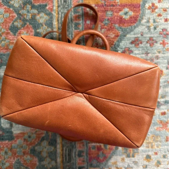 Madewell Cognac Leather Tote with Gold Accent - Picture 4 of 13